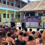 Tribratanewsacehsingkil-Satlantas Polres Aceh Singkil Sosialisasi Di SD N2 Rimo Dalam Kegiatan “Saweu Sikula”